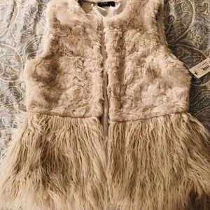 Women’s faux fur vest. Medium.
